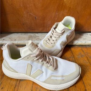 Veja Impala Sneakers